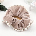 Elastic pentru par Cod ECD007BB din catifea Crem cu perle sidefate